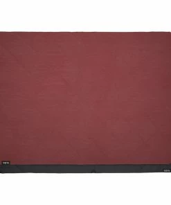 Yeti Camp & Hike Lowlands Blanket