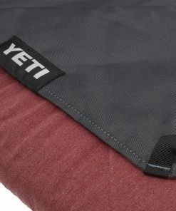 Yeti Camp & Hike Lowlands Blanket