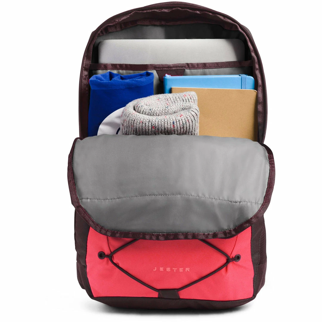 The North Face Women's Jester Backpack 21 The North Face Women's Jester Backpack