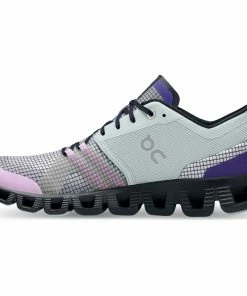 On Running Women's Cloud X Shift