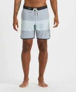 Vuori Men's Cruise Boardshort