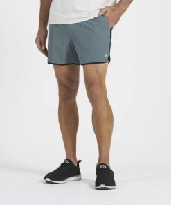 Vuori Men's Banks Short 5"