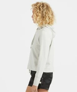 Vuori Women's Halo Essential Hoodie