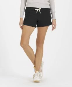 Vuori Women's Clementine Short 4
