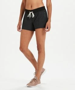 Vuori Women's Clementine Short 4"