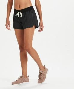 Vuori Women's Clementine Short 4"