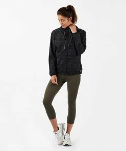 Vuori Women's Outdoor Trainer Shell