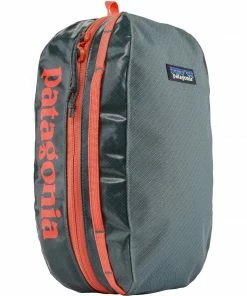 Patagonia Black Hole Cube - Medium 30 Patagonia Black Hole Cube - Medium