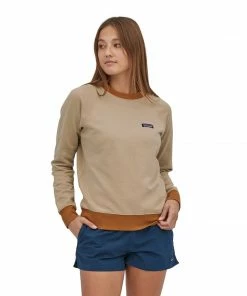 Patagonia Women's P-6 Label Organic Crew Sweatshirt 24 Patagonia Women's P-6 Label Organic Crew Sweatshirt